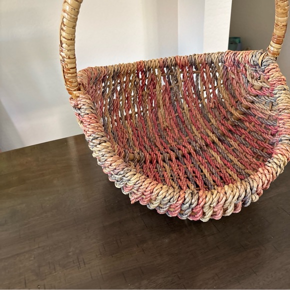 Handwoven Multicolor Basket Large Buttocks Basket Multicolored Farmhouse - Picture 5 of 9